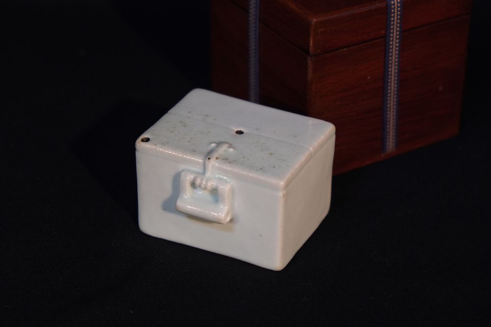 高麗仏画 水月観音図 本金彩色細密画　